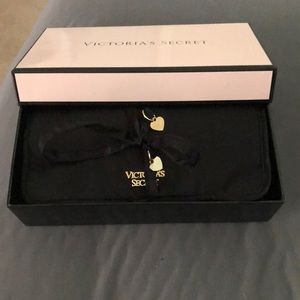 Victoria secret jewelry clutch